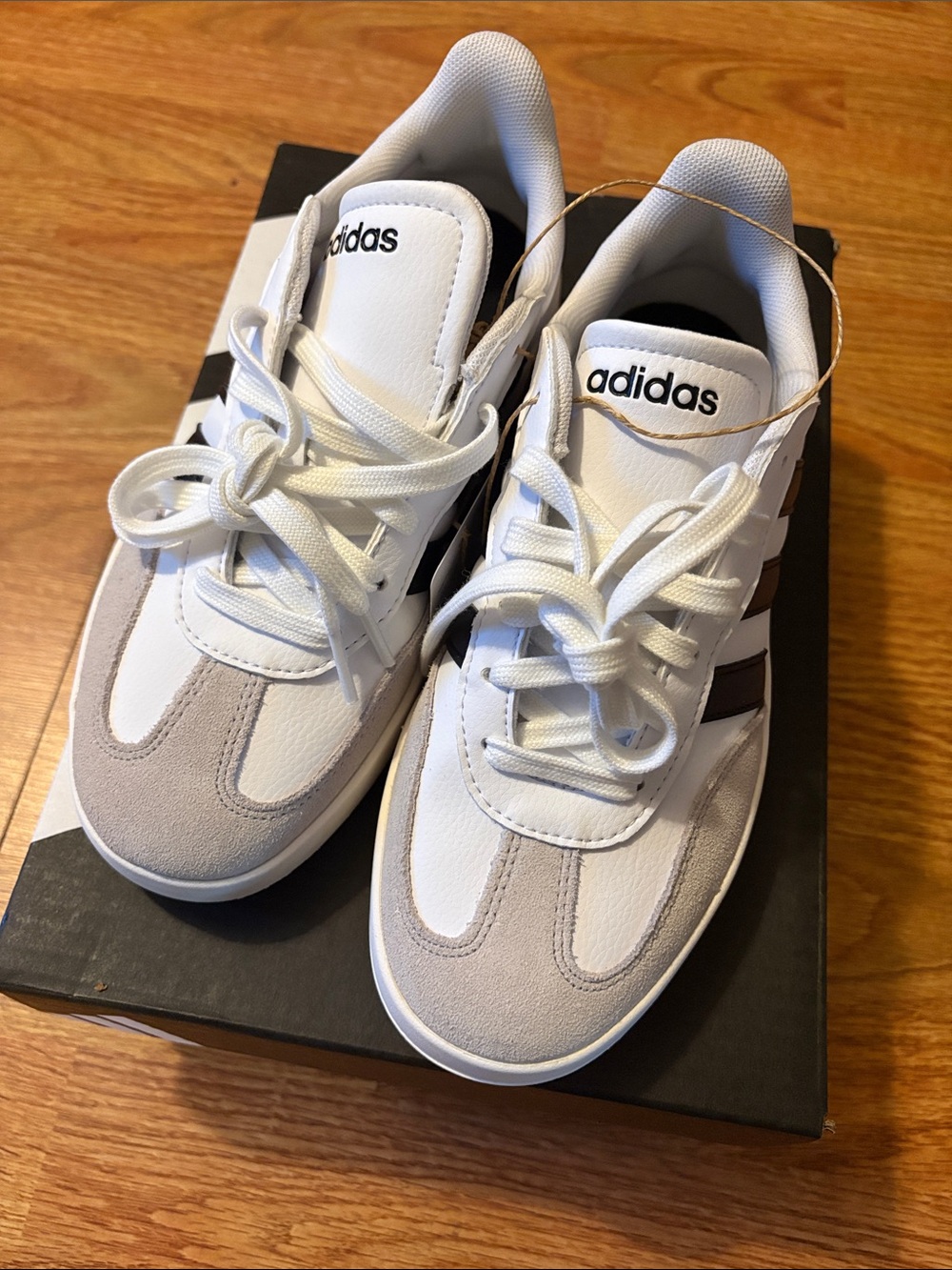 Adidas Women’s Barreda sneakers, brand new with box and tags
